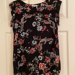Pleione Short Sleeve Floral Blouse